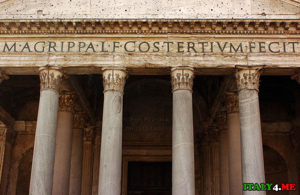 entrance to the Pantheon, columns and an inscription in Latin dedicated to Agrippa