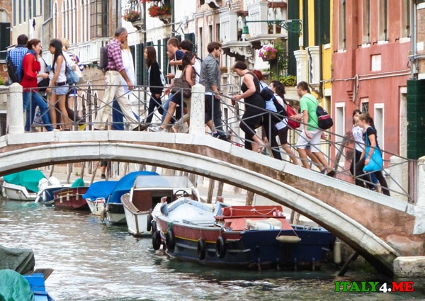 Bridge of Fists (Ponte dei Pugni) in Venice