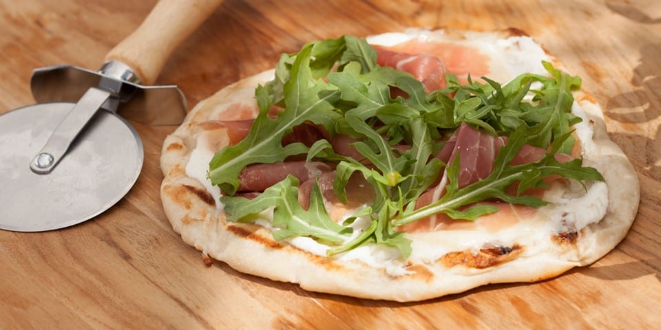 Pizza with prosciutto