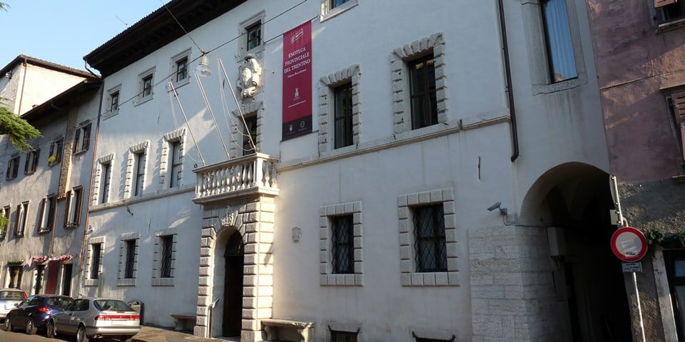 Roccabruna Palace