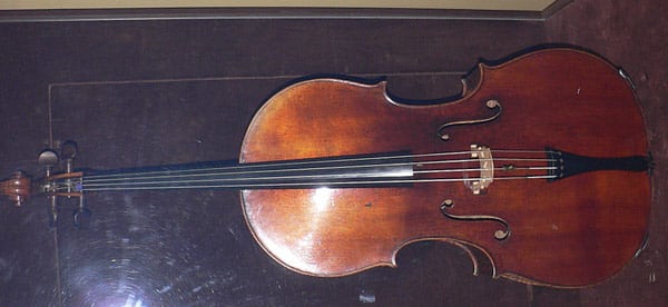 Cello Serve Stradivarius